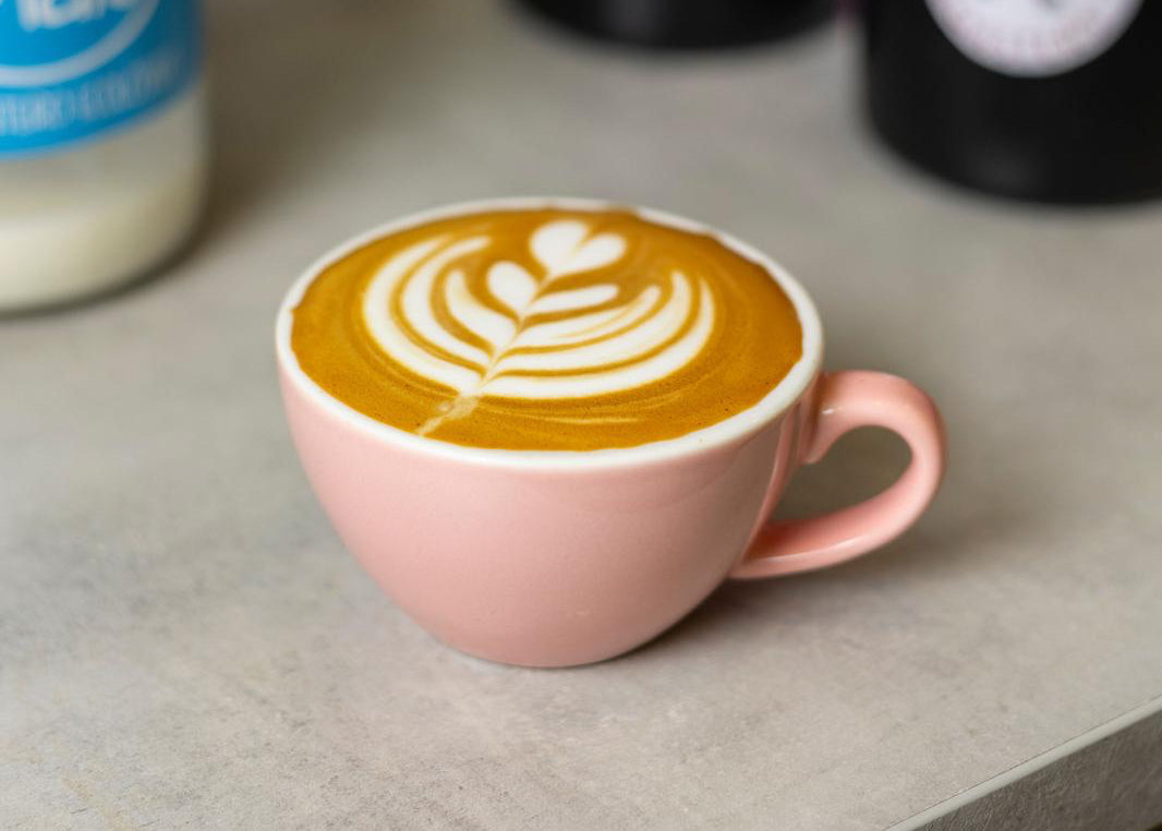 Cómo cremar la leche como un barista: consigue una microespuma perfecta en casa