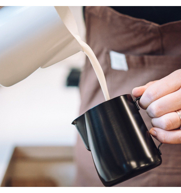 Jarra Rhino Black 600ml.